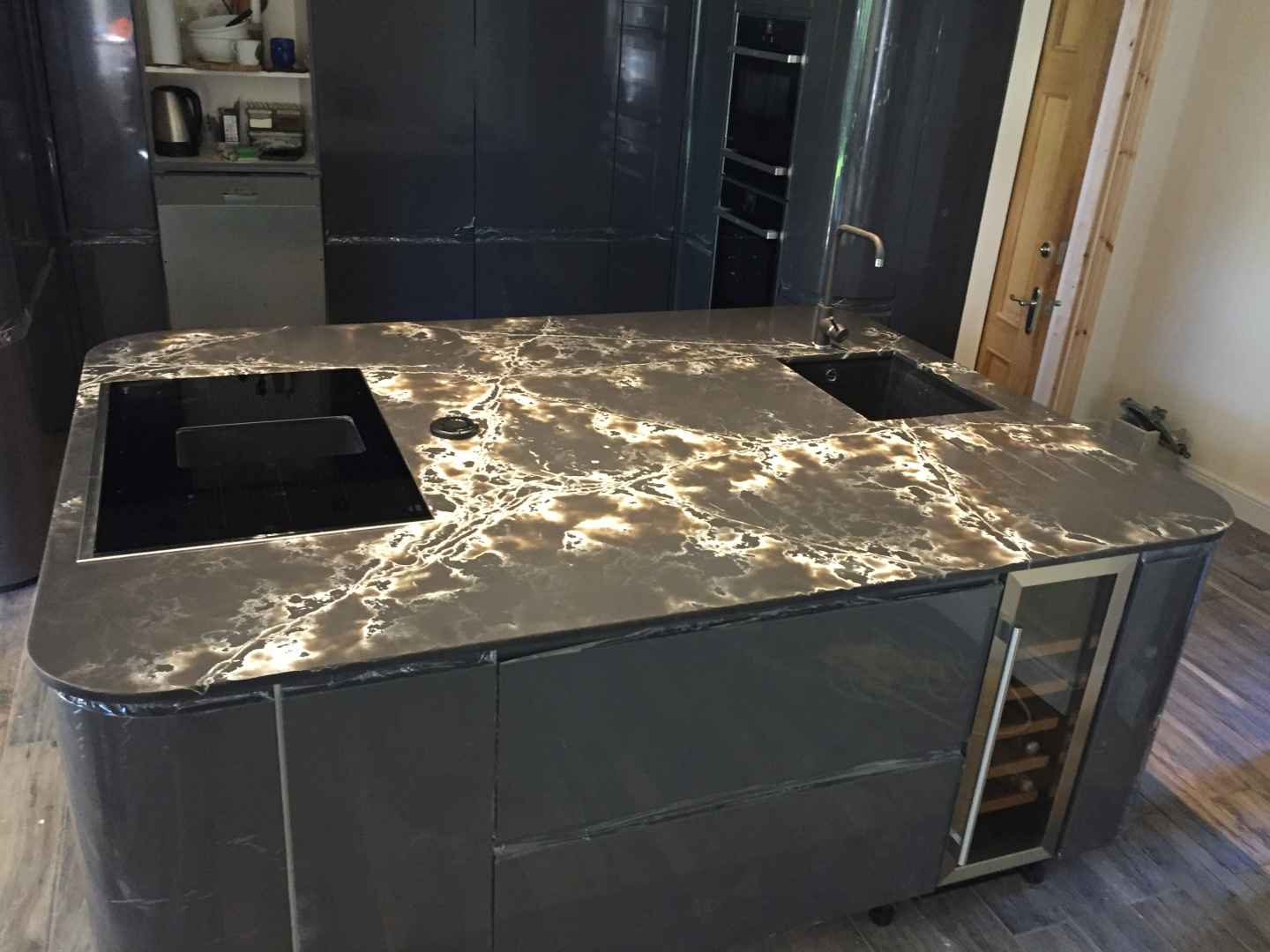 Polish Granite Gallery | HD Quartz & Granite Kitchen Images