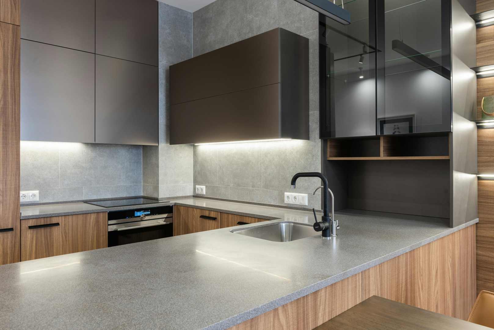Grey kitchen worktops in a modern kitchen