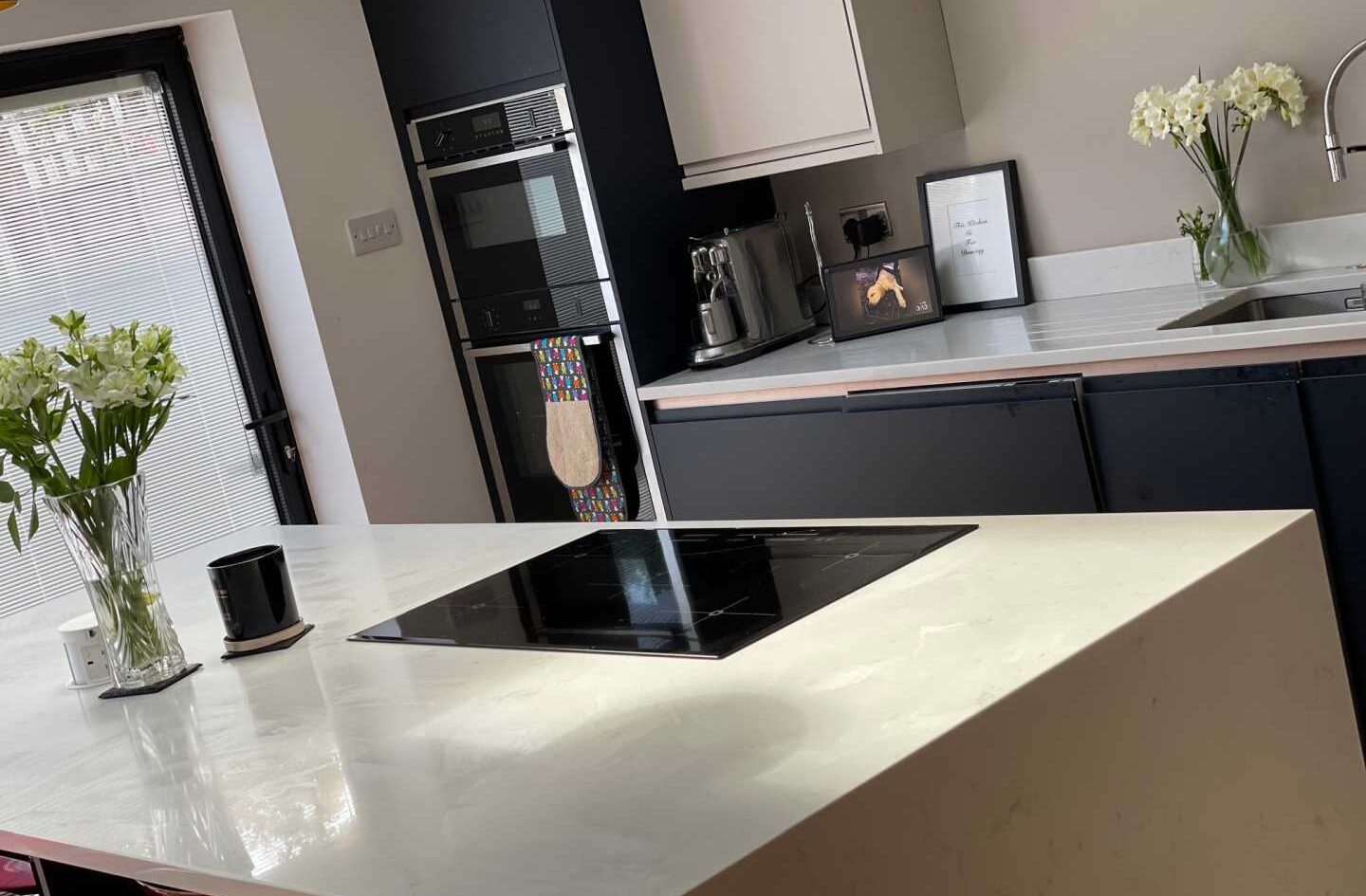 white quartz kitchen worktop island in fully glory